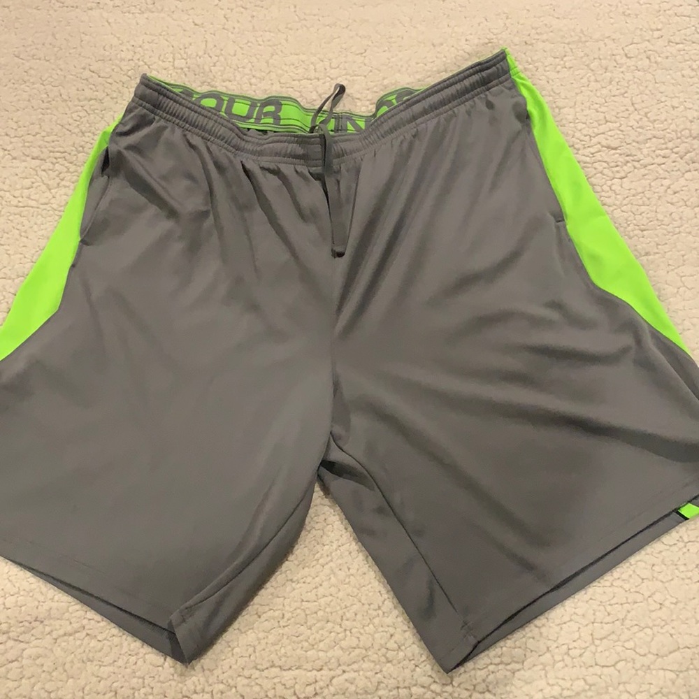 Under armour training shorts XL